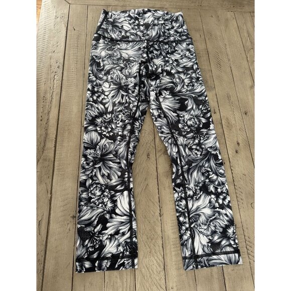 lululemon athletica Pants - Lululemon Fast & Free Crop II *Nulux 19" Night Garden Ice Grey Black 4